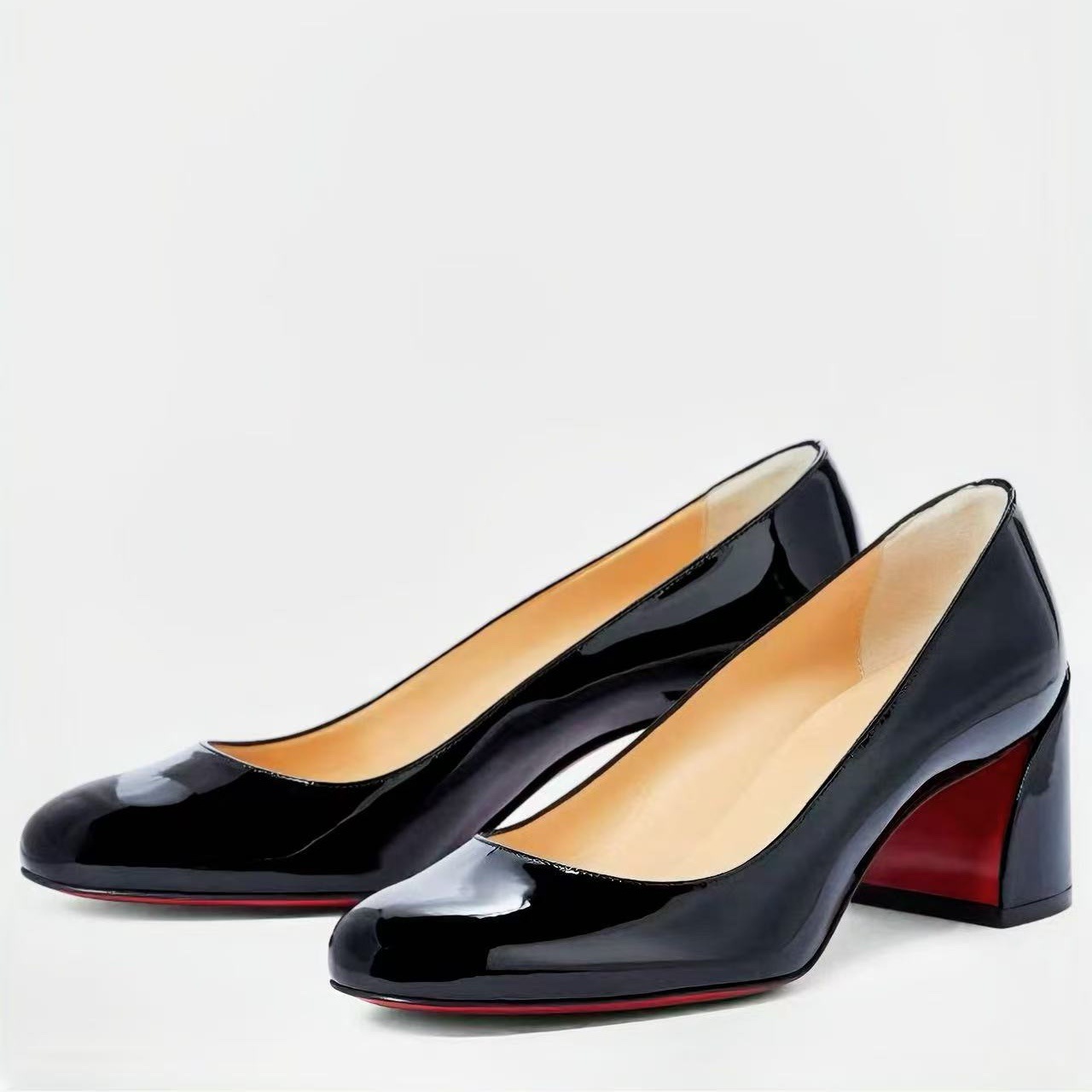 Patent Leather Pump - Dames pumps van lakleer, ronde neus,