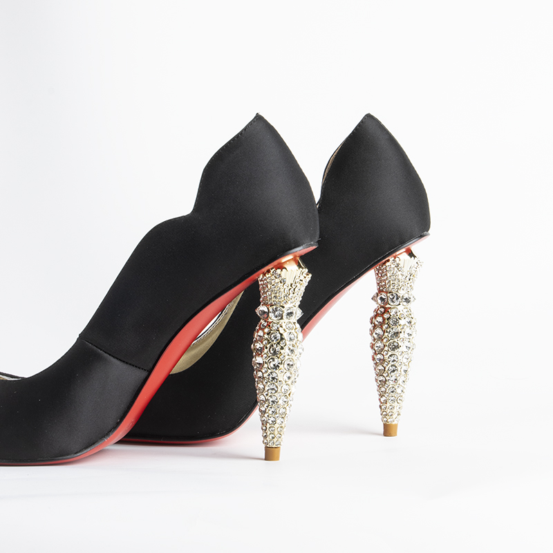 Women'S Shoes Red Bottoms - Luxe Rode Onderkant Zwarte Puntschoen Hakken