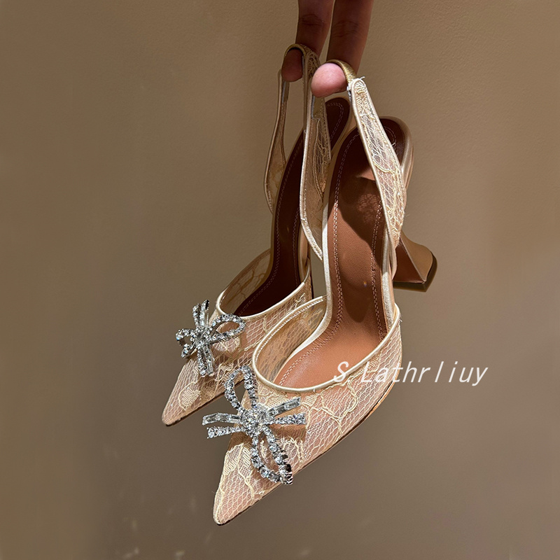 Sandalen Strass Bloem Puntscho - Patent Leather Pump recensie en prijs